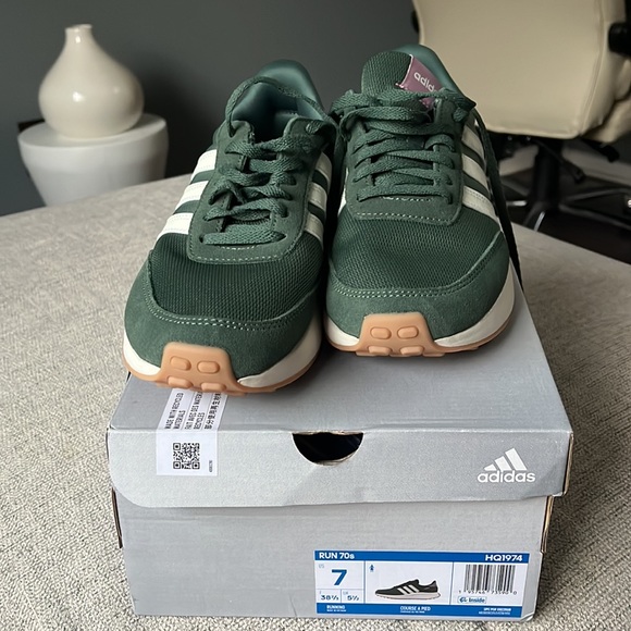 Adidas Run 70 size 7 - Picture 6 of 7